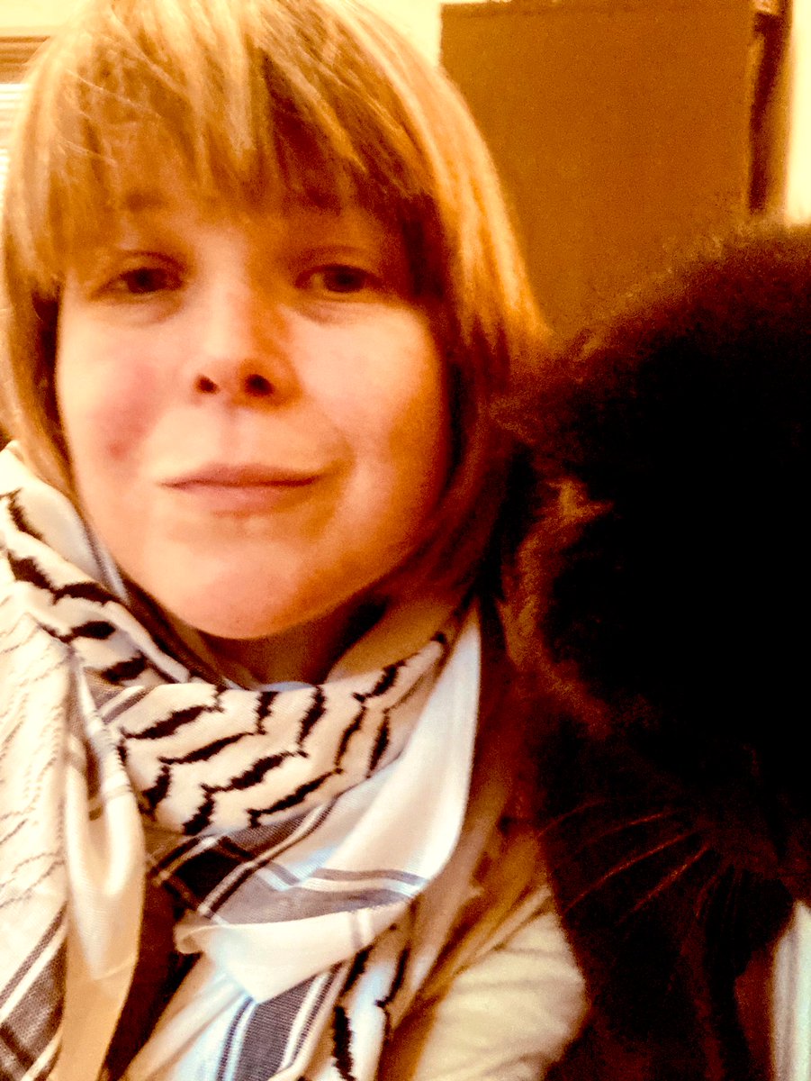 Keffiyeh delivery from Palestine arrived today - thank you <a href="/HandmadePalest2/">Handmade Palestine</a>. 
Pause on international orders from Palestine for a week currently but please support as still taking donations &amp; other fairtrade Palestinian beautiful stuff- please see here: handmadepalestine.com/en-gb
🇵🇸