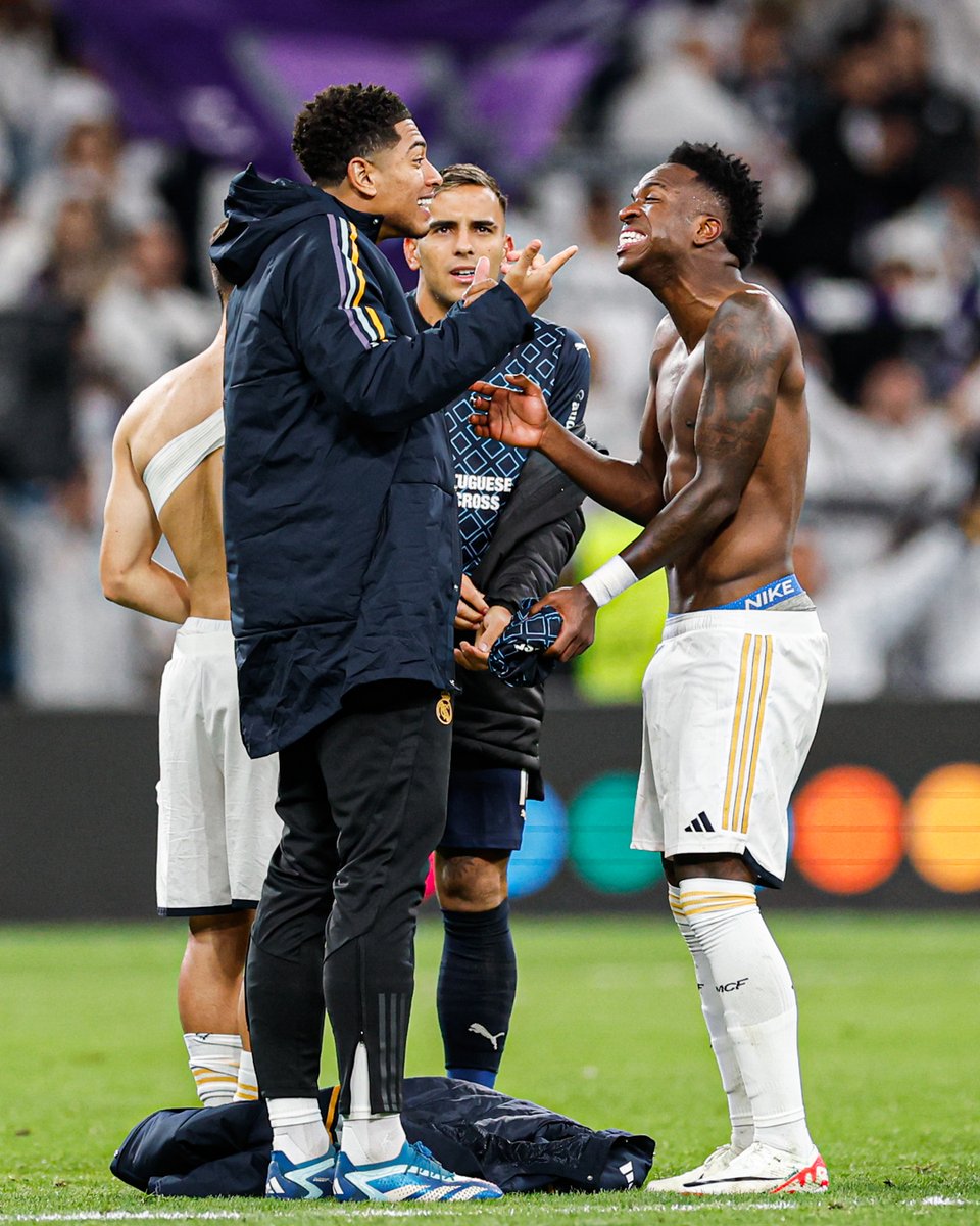 realmadriden's tweet photo. 😁 Football friends 😁 https://t.co/ynGWUqzYd7