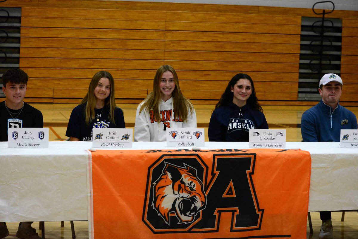 OATigers's tweet photo. It is National Letter of Intent Signing Day and we are so proud of these outstanding student athletes and their commitment to play at top colleges! Congratulations!! @SupEaston @OAHSTigersports https://t.co/qcV7CqJdKL