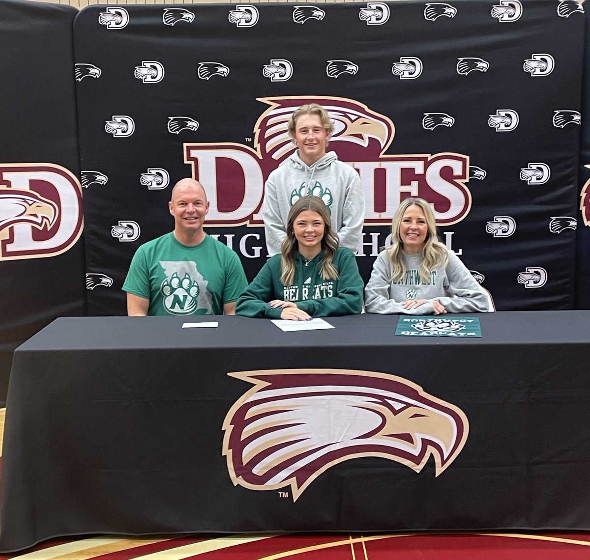 Signed! Can’t wait to be a Bearcat <a href="/bearcatsports/">Northwest Athletics</a> 💚🤍