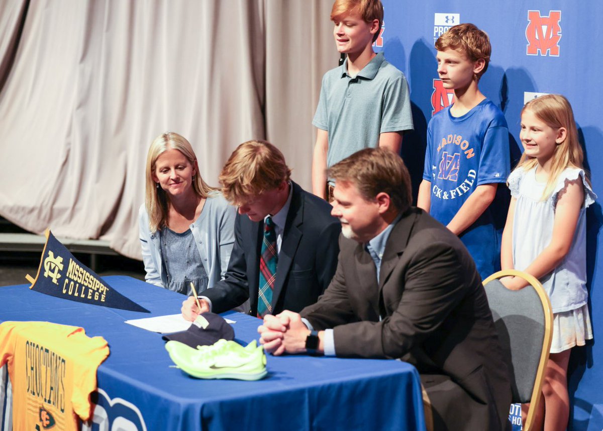 MCJagsTrack's tweet photo. Congratulations to Colin Brannon on signing to run at Mississippi College next year! Go Choctaws! @gochoctaws_xctf #jagfast https://t.co/2YqU6w5Y6A
