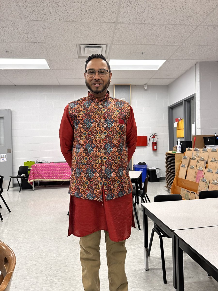 A parent came to share light +info on history of why, and how Diwali is celebrated, my kid got into a religious debate -so much knowledge coming from gr1/2 ss having a parent help facilitate translate+ support learning for all of us was beautiful @TPPSNews @TonyPontesPS