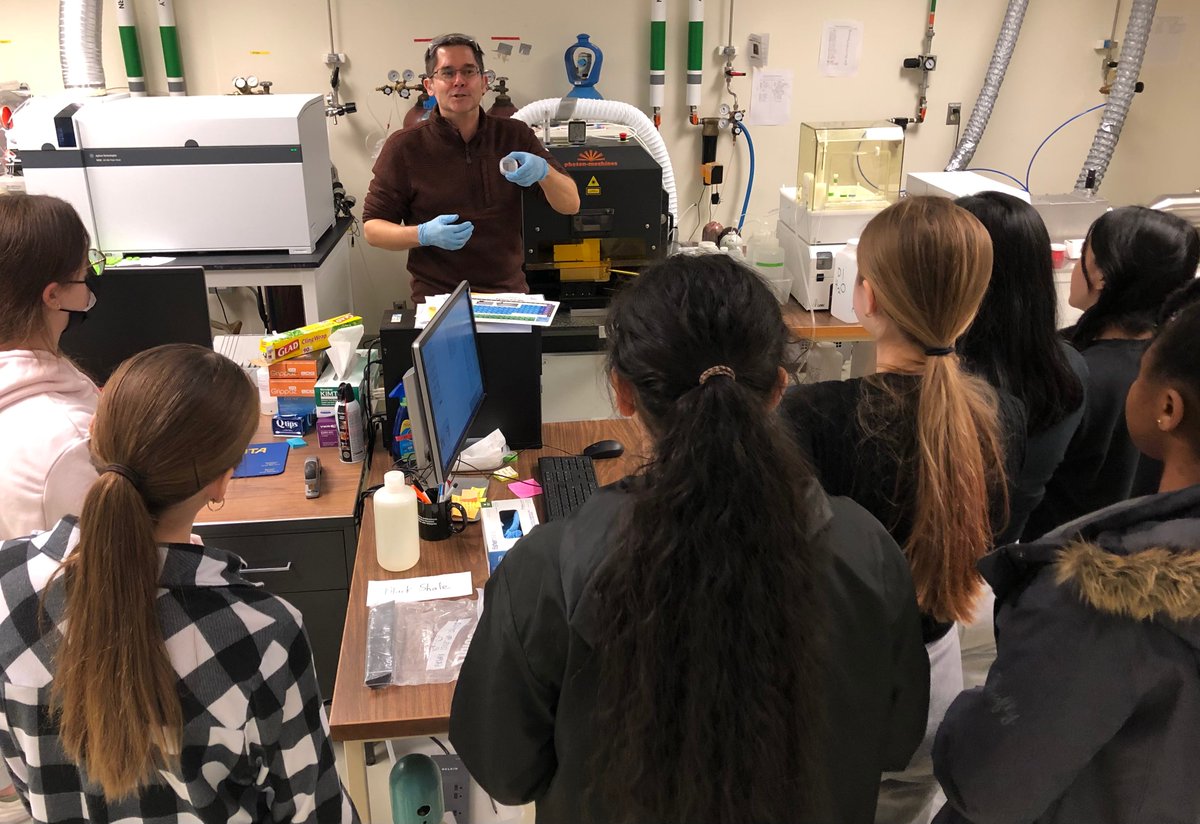 Happy #NationalSTEAMDay! We encourage everyone to explore Science, Technology, Engineering, Art, and Math! Did you know the Earth Sciences Museum offers year round, STEAM oriented, group programs for ages K-12 that are free of charge?

uwaterloo.ca/earth-sciences…