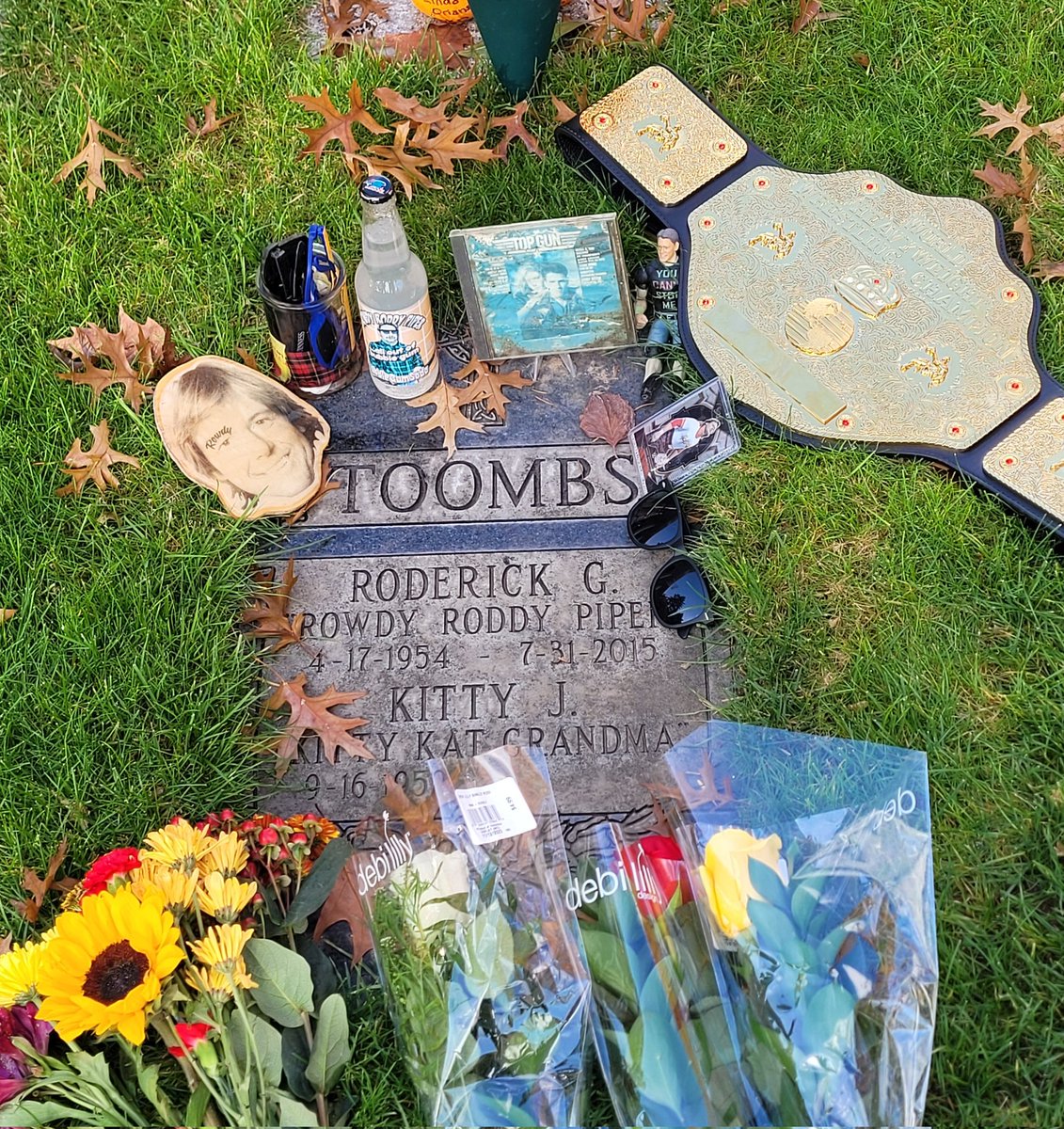 Got to visit Hot Rod @R_Roddy_Piper. R.I.P. my friend and you are truly missed.
#RowdyRoddyPiper #RIPRoddyPuper