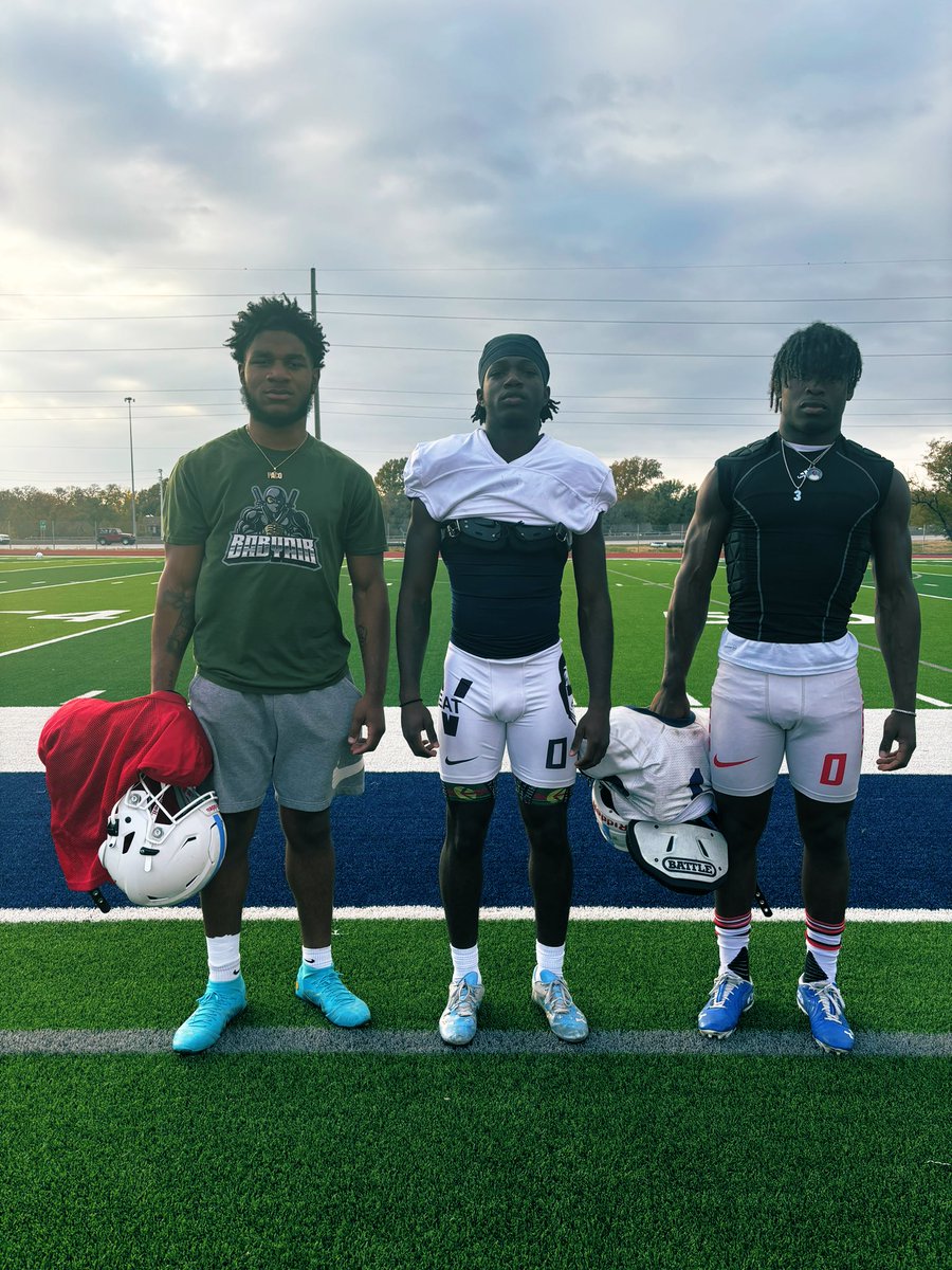 One of todays stops 📍

Wichita East (6A🏈, 8-2)

The Blue Aces have won eight in a row and  have been one of the top teams in 6A this season. Loaded with talent at the skill positions (pictured) w/ all-state QB DaeOnte Mitchell, WR LT Robinson &amp; RB Rayvelle Leak. Interviews