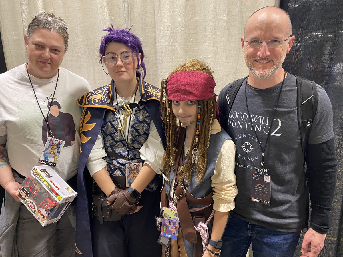 At @TwinCitiesCon, these two kids cosplayed as Bartleby and Loki (in 2 different costumes) and these other two kids wore tremendous t-shirts! I love the folks that dig my flicks enough to bring them to life on the Con circuit! Many thanks! I appreciate it so much!