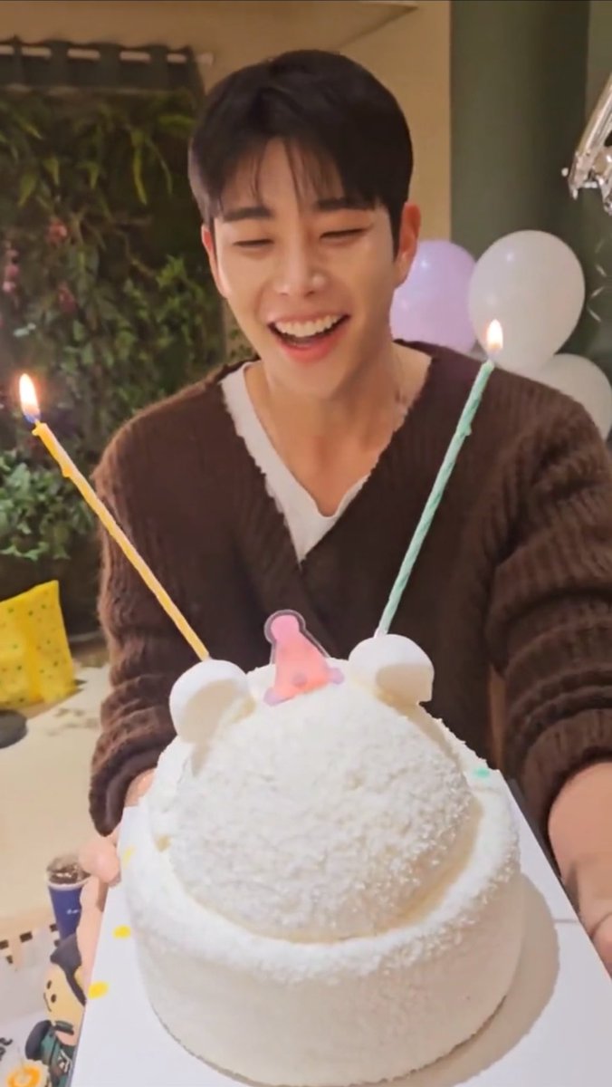 astroxmj1's tweet photo. i missed that smile so much https://t.co/ggKoKX0Nlo