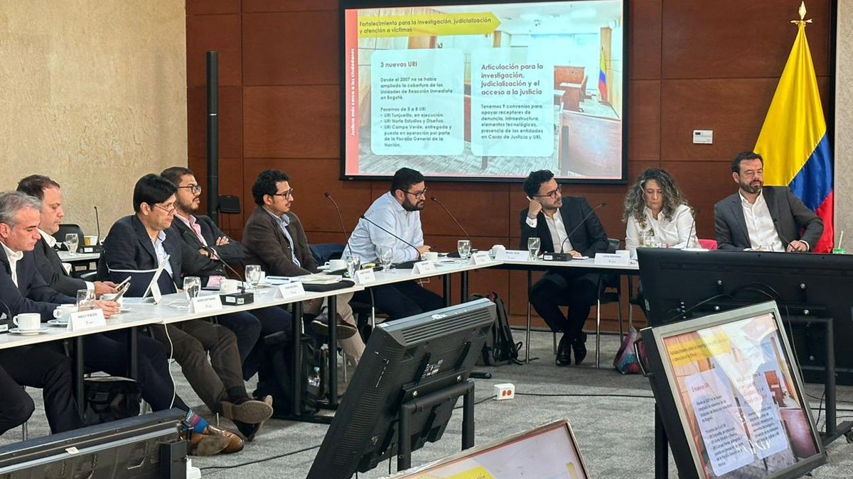 Carlos F. Galán tweet media