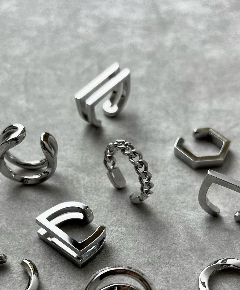 DELUXECOLTD's tweet image. おはようございます☁️
今朝は冷えますね〜🥶

立冬を迎えた都心部🏙
冬の衣替えは終わりましたか？？

今日もよろしくお願いします🥺

#企業公式が毎朝地元の天気を言い合う 
#11月もあなたにおはようって言いたい