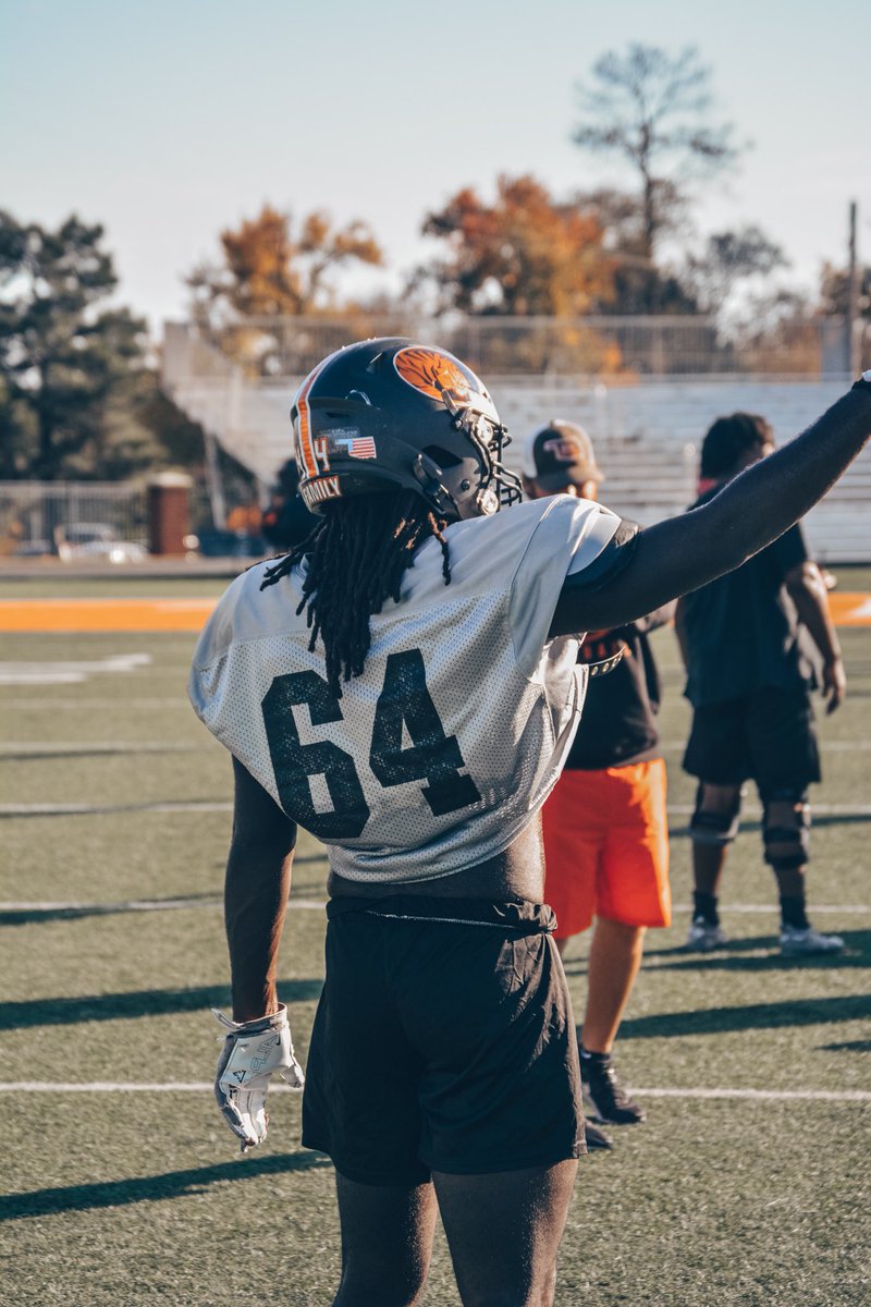 ECUTigersFB's tweet photo. One goal.

#BeTheStandard
#BeatSE https://t.co/6hu46eznUX