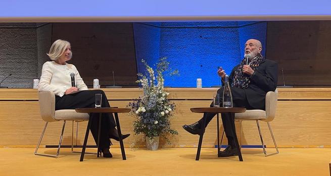 Honoured to welcome artist Michelangelo Pistoletto @UNESCO. Peacebuilding requires a collective effort from society, including artists, young people & policy-makers. Through #education, we connect to our shared humanity & universal values of peace, tolerance & respect #unescoGC