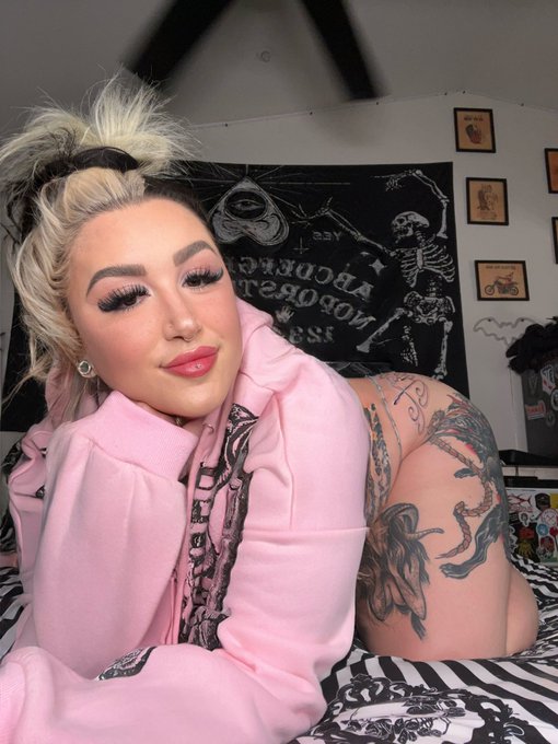 I may be a slut but I still like to snuggle 🤷🏼&zwj;♀️ https://t.co/G23Foswd83