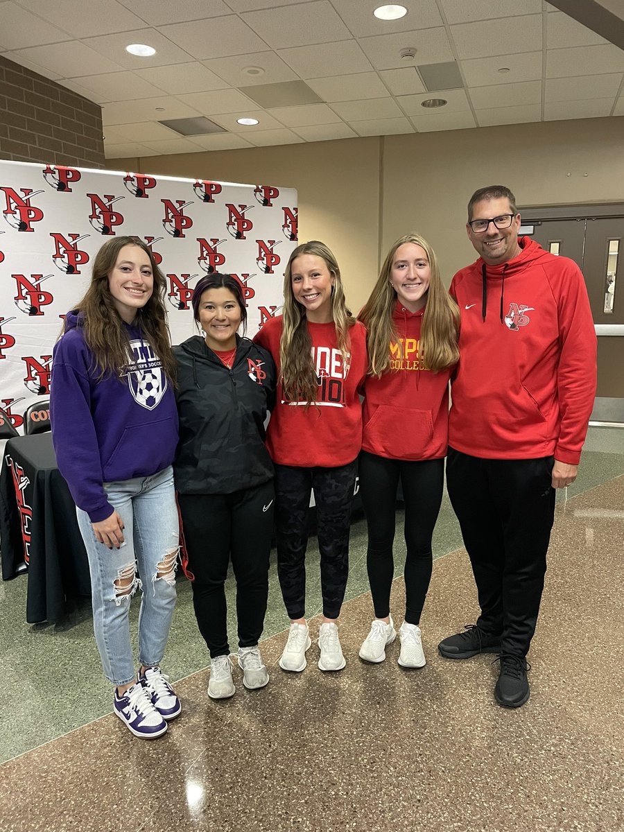 Congrats to these comets on signing today! We are proud of you!
<a href="/abbybell03/">Abby Bell</a> <a href="/croft_ava06/">Ava Croft</a> <a href="/madi_nemmers/">Madi Nemmers</a>