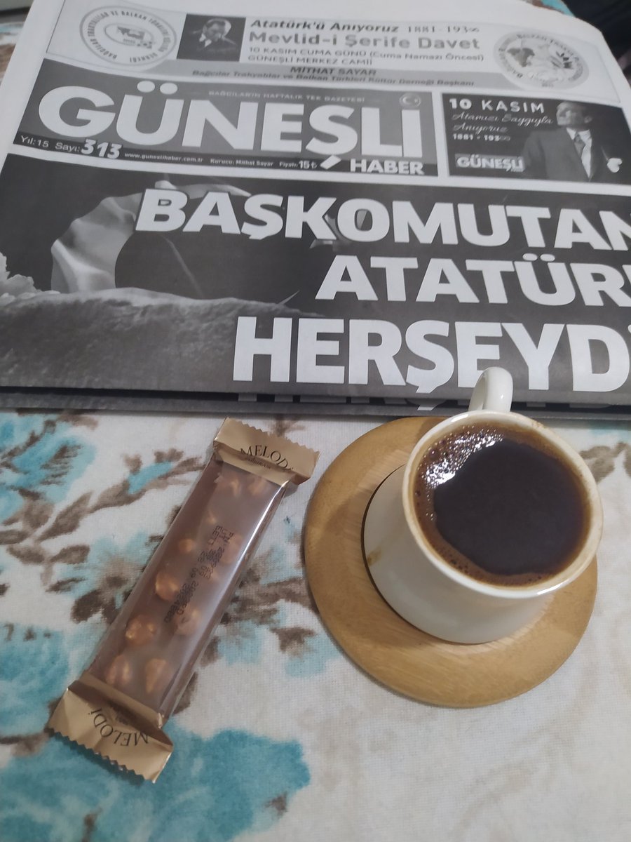 Gecenin ikisi olmuş, matbaadan gazete alınmış, çıkan gazetenin kokusunun yanında bir de Türk kahvesinin kokusu huzur veriyor insana🤲🗞️