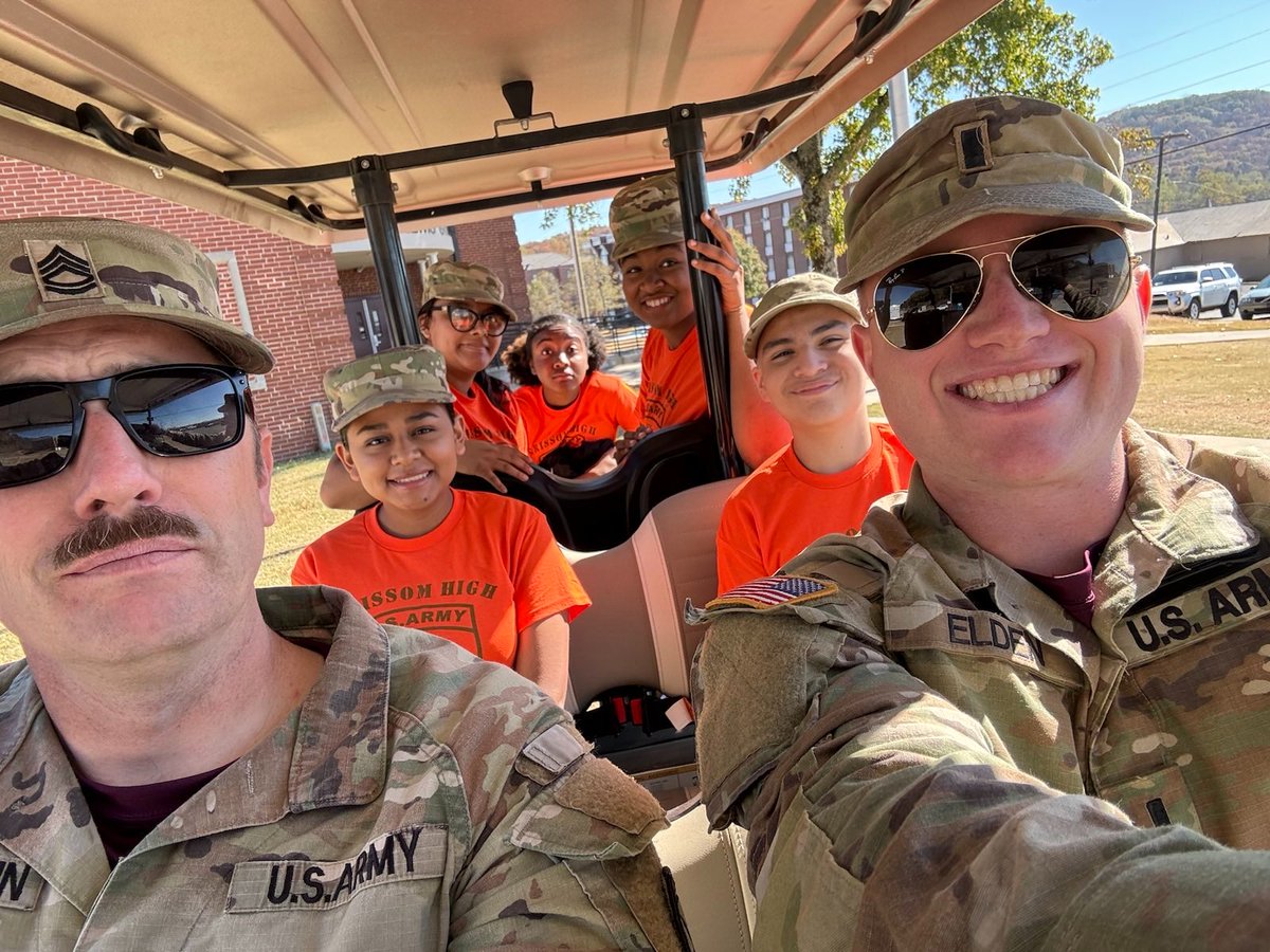 AamuRotc's tweet image. Way Back Wednesday:
Just a few photos from our Military Appreciation FB game. Huge Thanks to Grissom HS JROTC Cadets for hanging out with us all day long! We had a blast and hope to see y'all joining our ranks soon!
#GoBulldogs #serviceissoverignty #rotc #bulldogbn #aamurotc