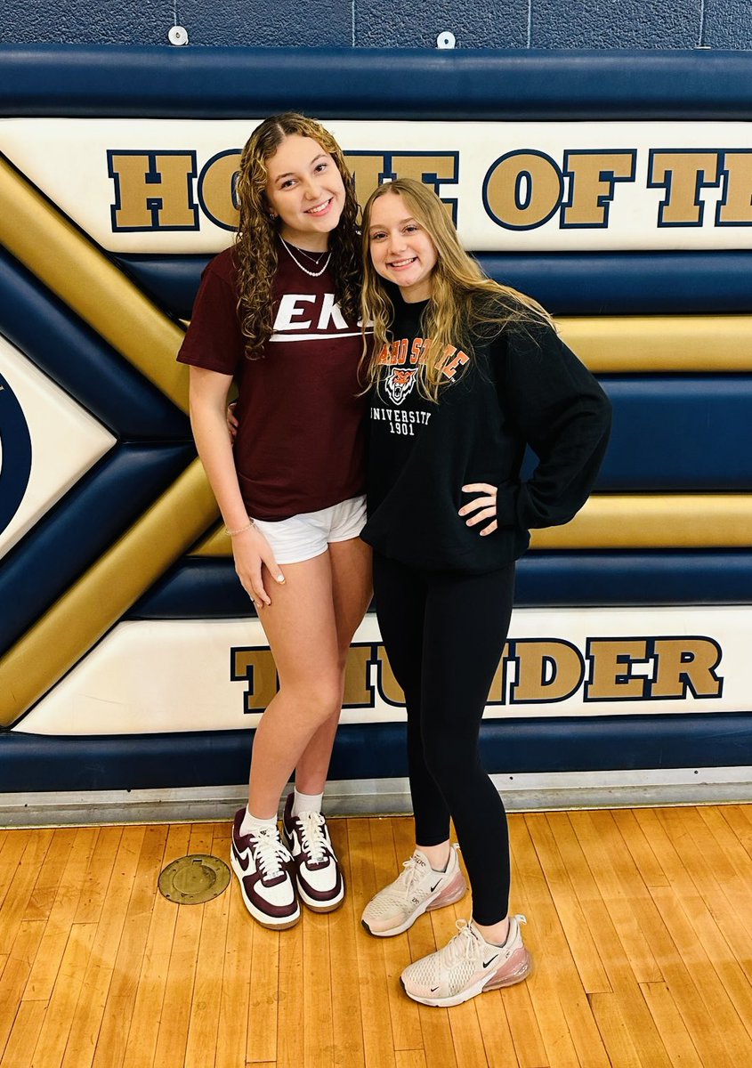 VistaDesert's tweet photo. The program is beyond proud of these two young ladies who signed to play at the next level today!! Congrats Tatum Meinerz and Jenna Werbelow! Eastern Kentucky University and Idaho State University are incredibly lucky to have you!💙⚡️🏐 #excellencethroughperformance https://t.co/hY7ps2hAIG