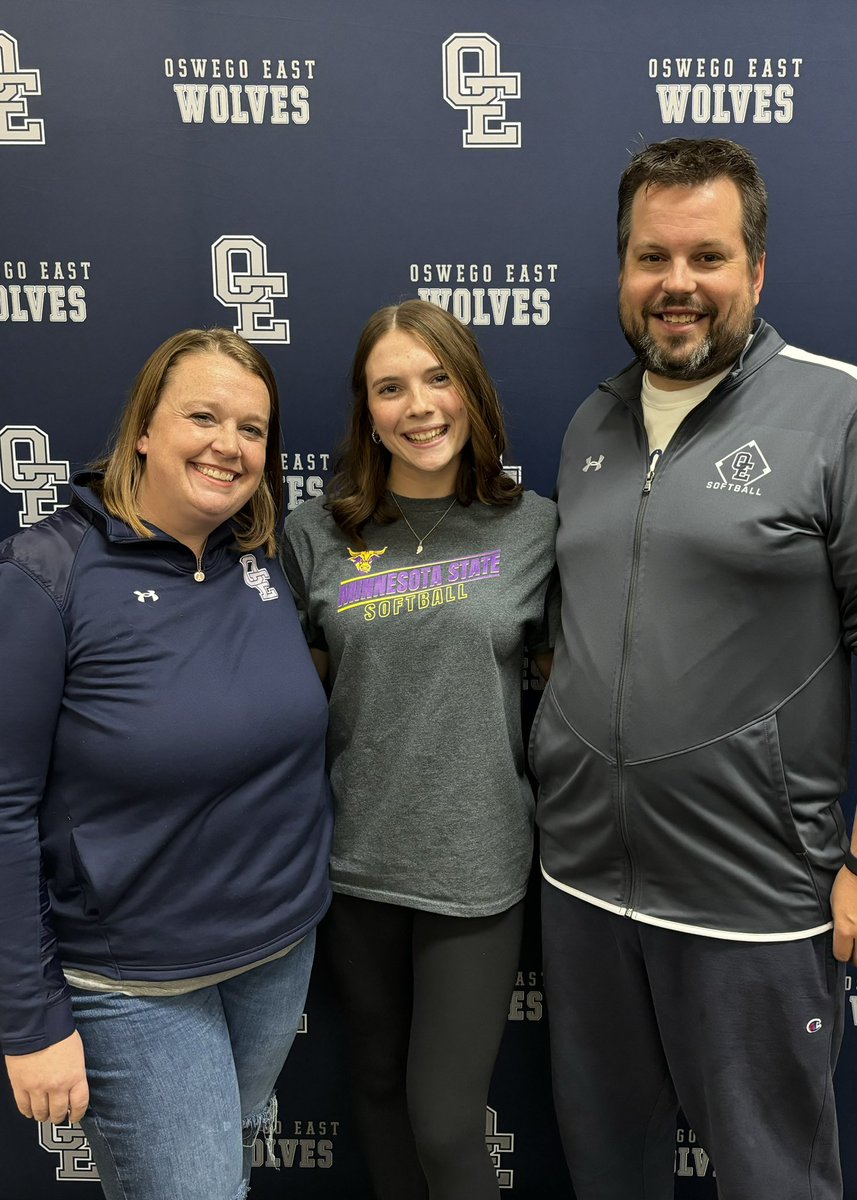 It’s official! 💛🥎💜 
So excited for the next 4 <a href="/MinnStSoftball/">MSU Softball</a>
 #MavFam

<a href="/WildcatsChiJP/">Wildcats Chicago 18u JP</a> 
<a href="/OeSoftball/">OE WOLVES SOFTBALL</a>