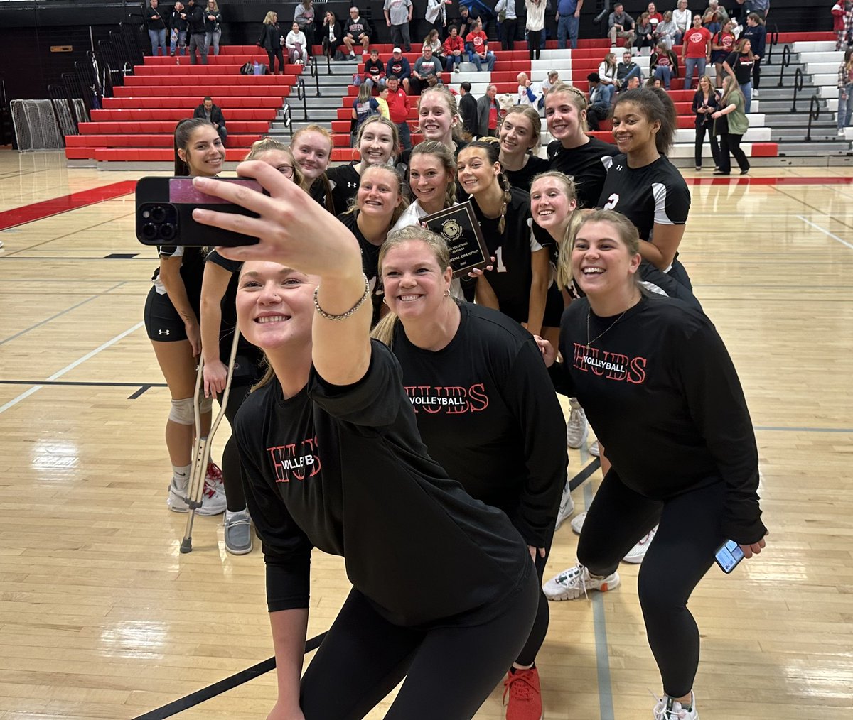 The North Hagerstown Hubs three-peat as the 3A West Region I champions with a sweep of Linganore.