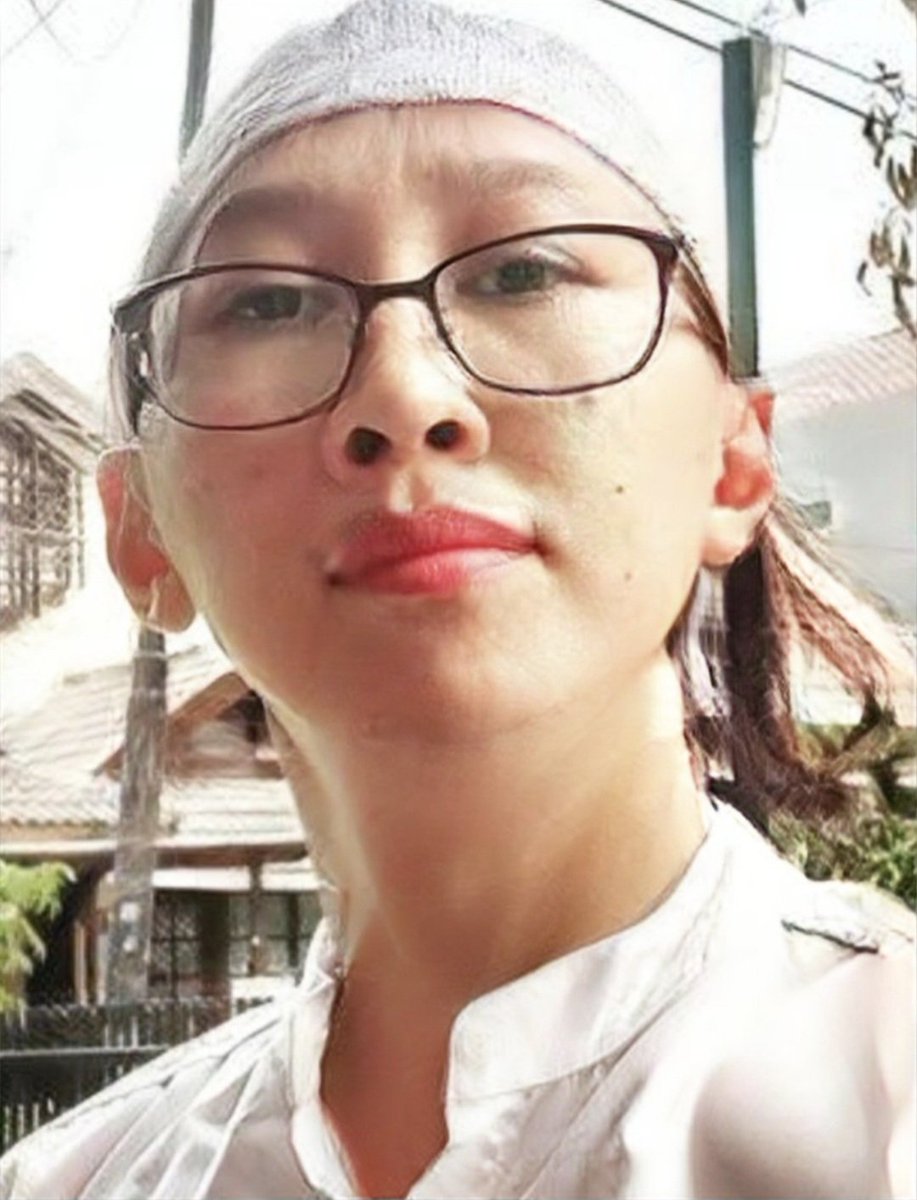 Kasihan temanku si Permadini Aryani... Krn cuitan Jalur nDascoy viral, hidupnya seperti JANDA yg ditinggal suami tanpa nafkah dan hilang spt ABU yg tertiup angin