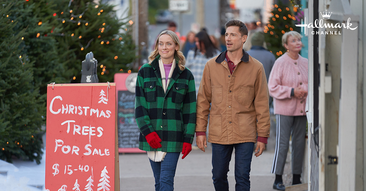 Can a day at the Christmas Tree Farm ignite a hallspark between Kate @RachieSkarsten and Oliver @AWALK35? Discover the magic of #ChristmasIsland on Nov 11 at 8/7c. ❄️🌟