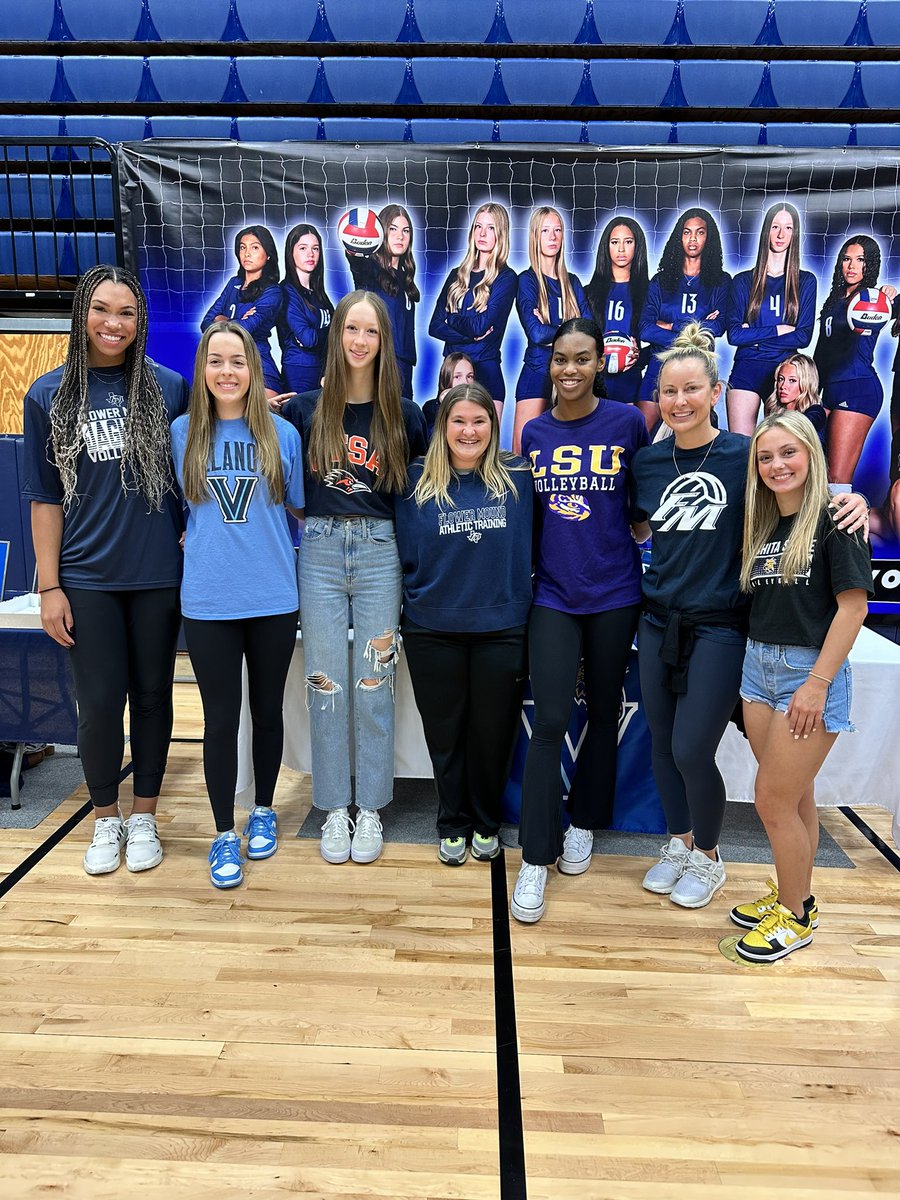 Congratulations to these young ladies on signing this morning! We are proud of you! #FaMily