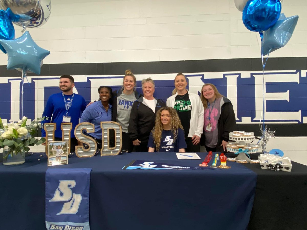 HHSVB's tweet photo. Congrats to Kaylin Ginsburg for making her commitment to University of San Diego official!  We are so proud of you and can’t wait to watch you play at the next level!
#nlisigningday #hhsvb #hpnd https://t.co/tkPKRf4G4C