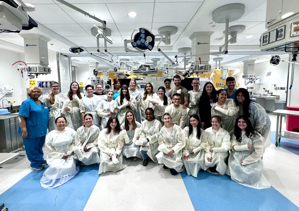 ErbenYoung's tweet photo. Amazing attendance today at the #CastingWorkshop with #DrCourtneyShermanOrthopSurgeon and #UNF_AMWA @AMWADoctors @AMWAStudents @WomenSurgeons @MayoClinicSOM @UofNorthFlorida https://t.co/S08kS4vM3O