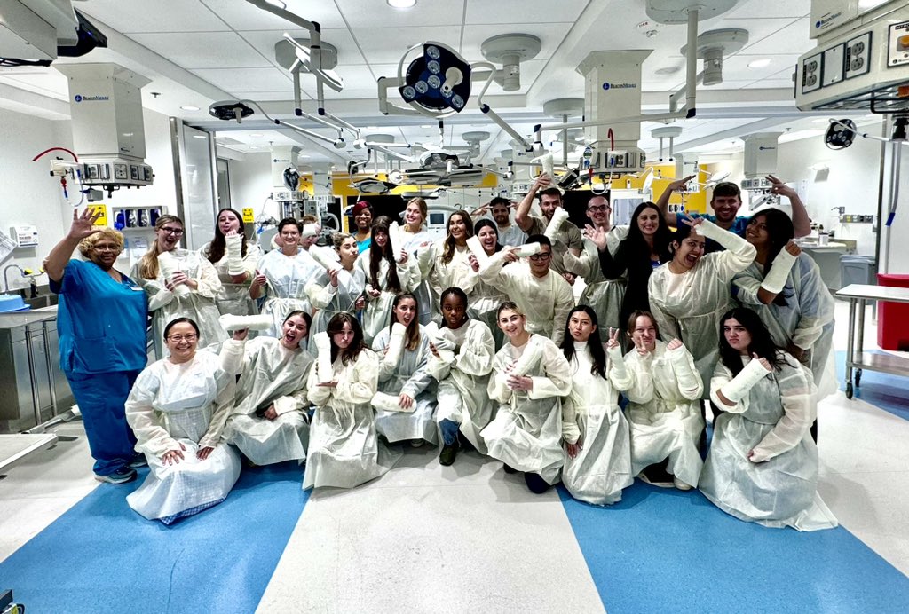 ErbenYoung's tweet photo. Amazing attendance today at the #CastingWorkshop with #DrCourtneyShermanOrthopSurgeon and #UNF_AMWA @AMWADoctors @AMWAStudents @WomenSurgeons @MayoClinicSOM @UofNorthFlorida https://t.co/S08kS4vM3O