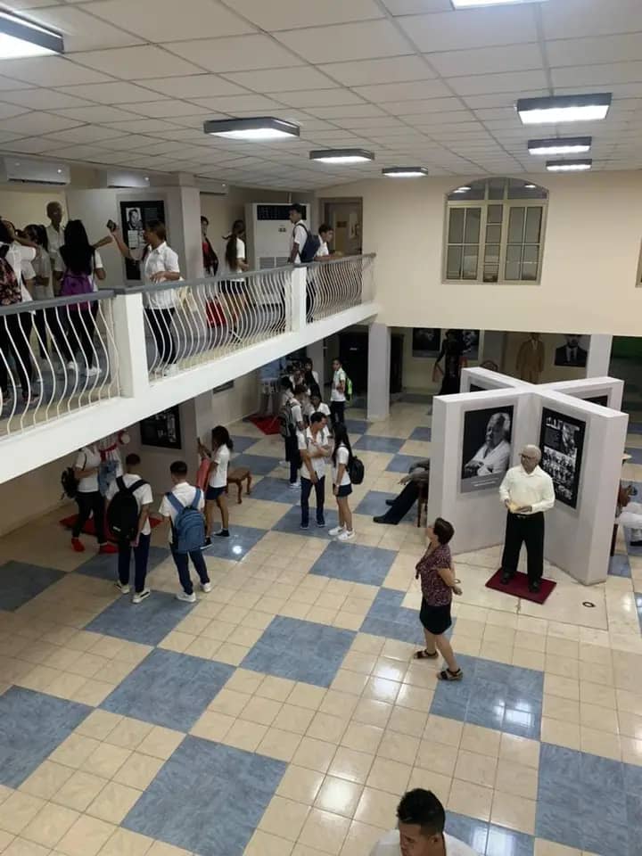 FeuCuba's tweet photo. 📚 Desde Granma, sede nacional del Festival Universitario del Libro y la Lectura. 🥳

#16FULL
#SomosFEU
#AquiEstoyYo https://t.co/V5jEGH41Hs