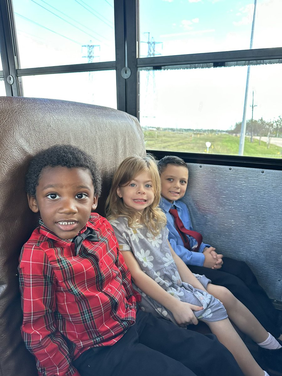 mcwhirterelem's tweet photo. 🚀🌟 PK astronauts are ready to launch into an out-of-this-world theater experience! Dressed to impress in their best attire, these little explorers are all set for a stellar adventure! 🪐👩🚀👨🚀 #PKAdventures #TheaterTime #DressToImpress https://t.co/uiEJagpzJq