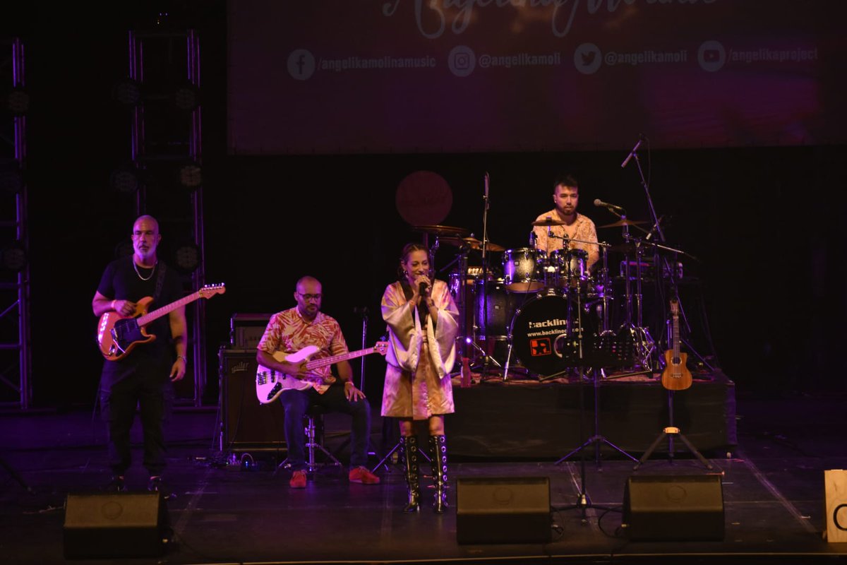 <a href="/AngelikaMoli/">Angelika Molina</a>, cantante y compositora colombiana, abre la jornada de este primer día de música.