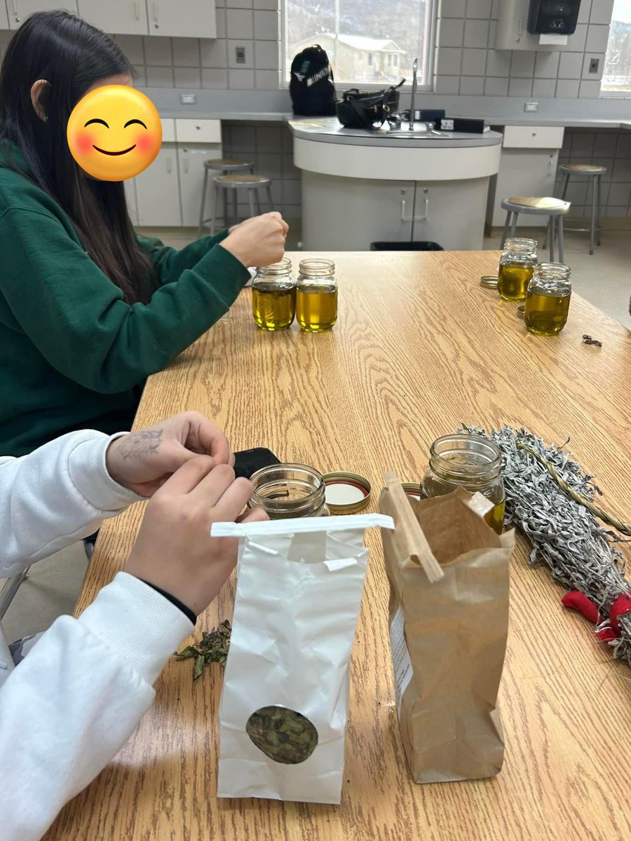 sandypinay's tweet image. Wellness 10 CCEC students making salves with traditional plants today. #awesome #CCEC