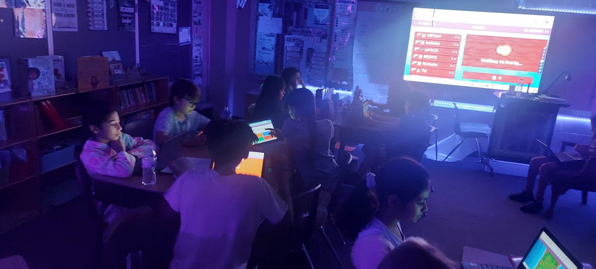 Loving our new newline boards in the classroom!  Engaged learners using technology!! <a href="/HumbleISD_HHE/">Hidden Hollow Elementary</a> <a href="/newline/">newline</a>