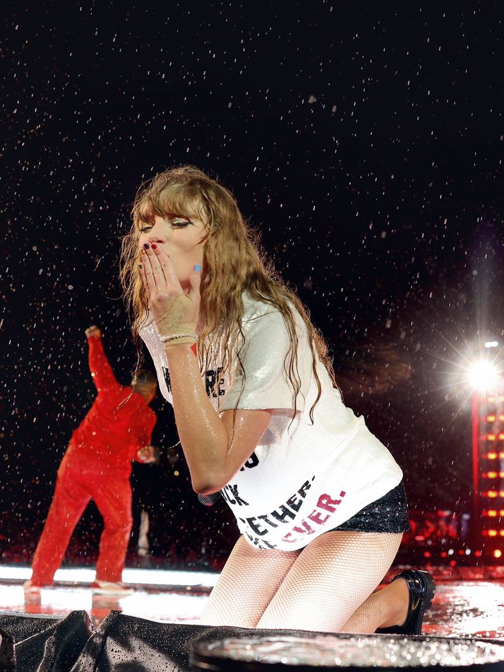 TheErasTourArg's tweet photo. Hoy Taylor va a dar un show en Argentina por primera vez en toda su carrera.

#BuenosAiresTSTheErasTour https://t.co/EN8VZvTe66
