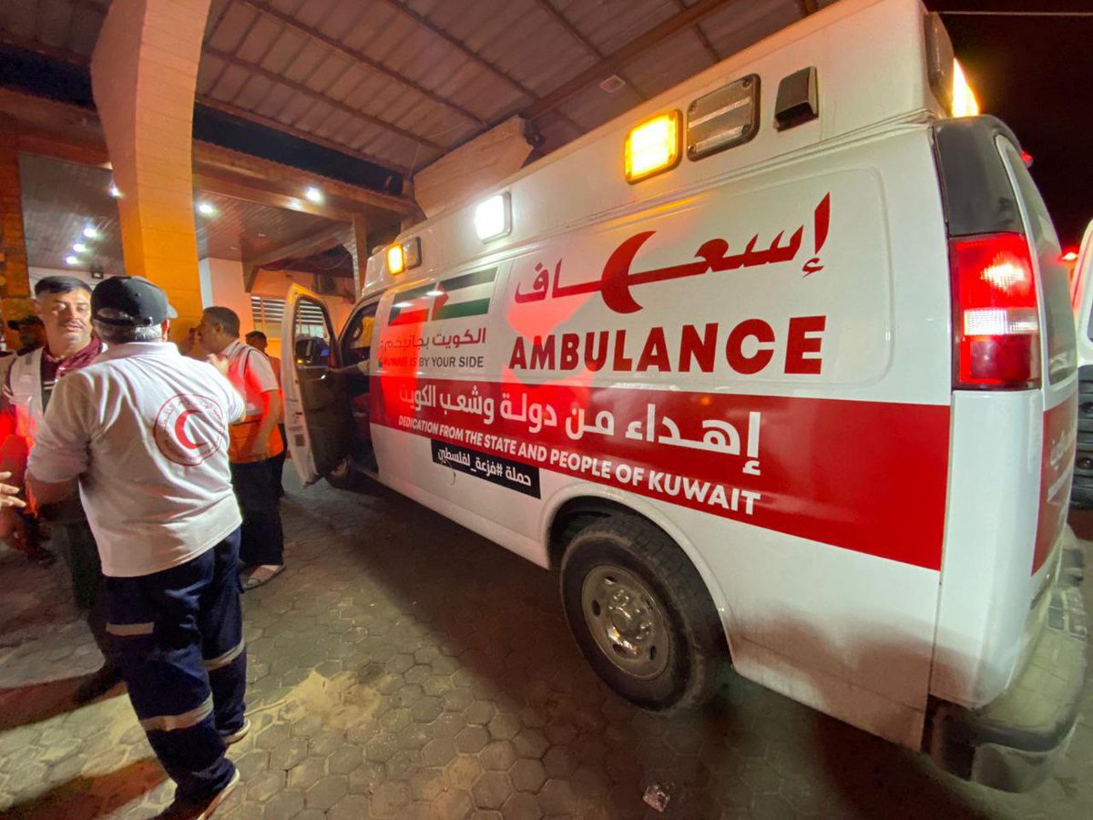 lifespectrums's tweet photo. In a great humanitarian work... #Kuwait was able to deliver ambulances to the #Gaza Strip under the title “A gift from the State and people of Kuwait to our family and brothers in #Palestine” 🇵🇸🇰🇼 https://t.co/EXnALmNWAX
