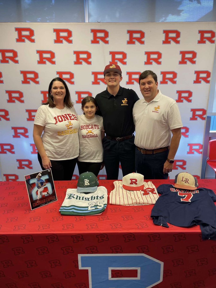 Coleman_Capaci's tweet photo. Made it official! #jonesfamily @JC_BobcatsBB @Coach_Thig @JP_made_it @ShemarPage15 @CazeauxFrank @rummelbaseball @knightknation4L @JackCressend @CoachEdwards_18 @Coach_Pete10 @TopVelocity https://t.co/SgI2bZtAoX