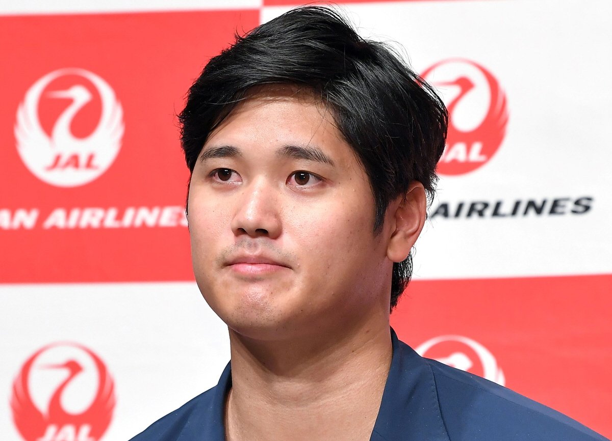 【表明】大谷翔平、日本国内の全小学校にグラブ寄贈へ
news.livedoor.com/lite/article_d…

「この度日本国内約20,000校の全小学校に各3つのジュニア用グローブ約60,000個を寄贈いたします」と表明。「このグローブを使っていた子供達と将来一緒に野球ができることを楽しみにしています！」と綴った。