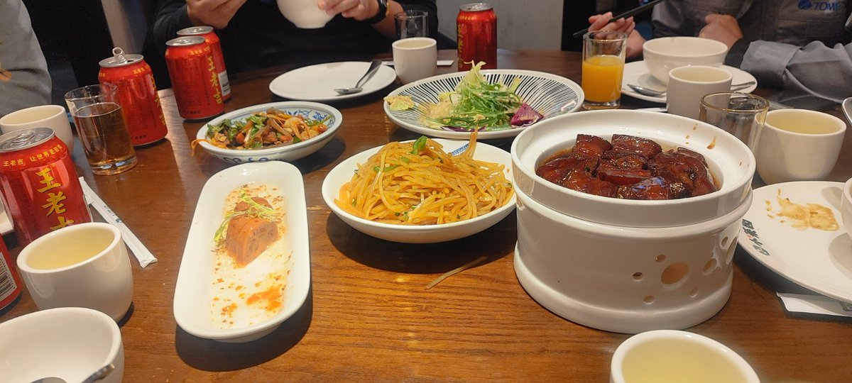 sazus's tweet photo. 意外に中国飯いける口と分かってから、どんどんローカル飯に変わって来てる気がしてる(日本食より美味いからいいけど https://t.co/U4PFEh0tju