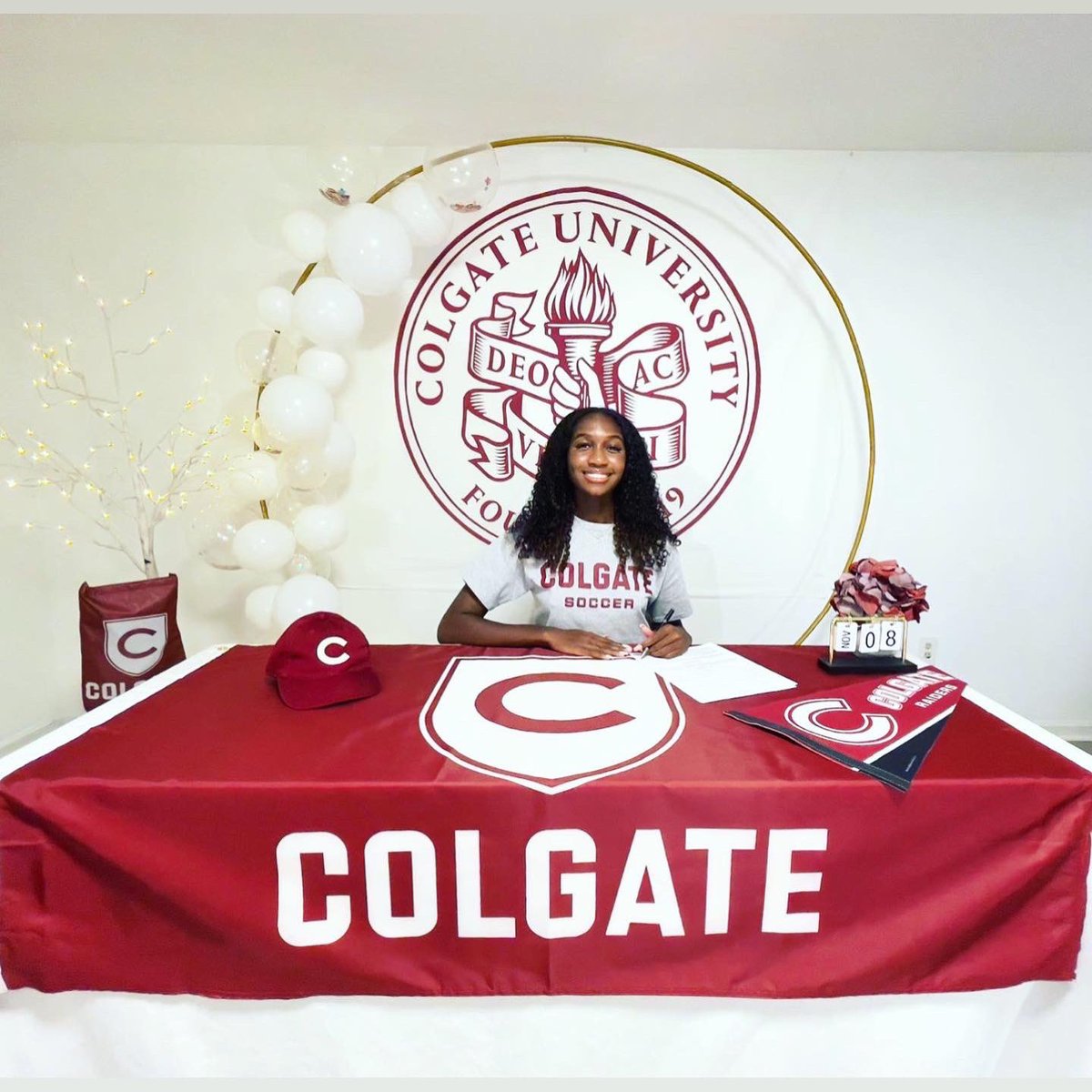 ChloJoThompson's tweet photo. Signed &amp; official!

#NationalSigningDay #Next4
@ColgateWSOC https://t.co/6rBqf0LzpB