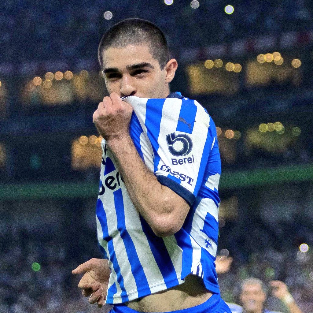 Qué gusto ver a jugadores que nacieron hinchas del #Monterrey y aman a su equipo por sobre todas las cosas.

Los sueños se hacen realidad.

#OrgullosamenteRayado
#ArribaElMonterrey