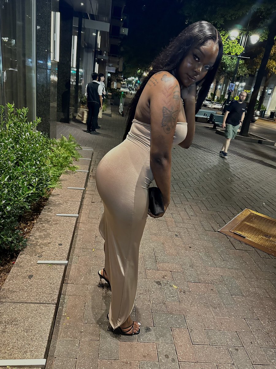 danamebri's tweet photo. @MoMelaninMoPrbz let me just drop these real quick 🫦 https://t.co/VEkGDHUHMs