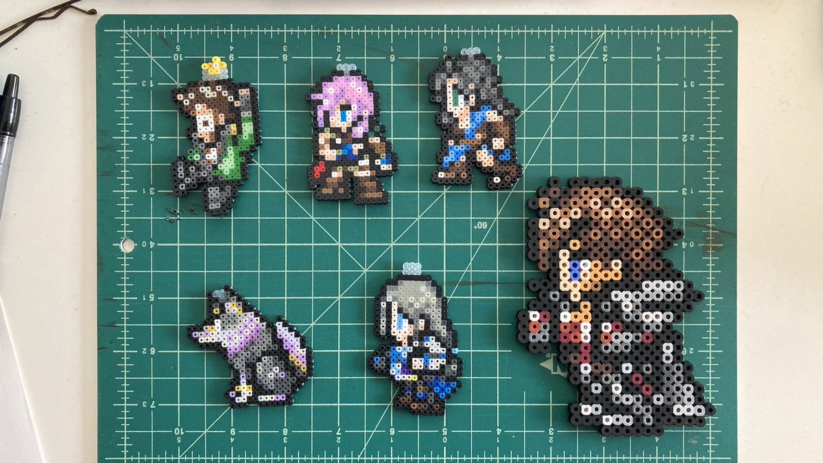 Here’s a photo of the beadsprites I’ve made in my past few livestreams! Can you tell who they are? 😉
#beadsprites