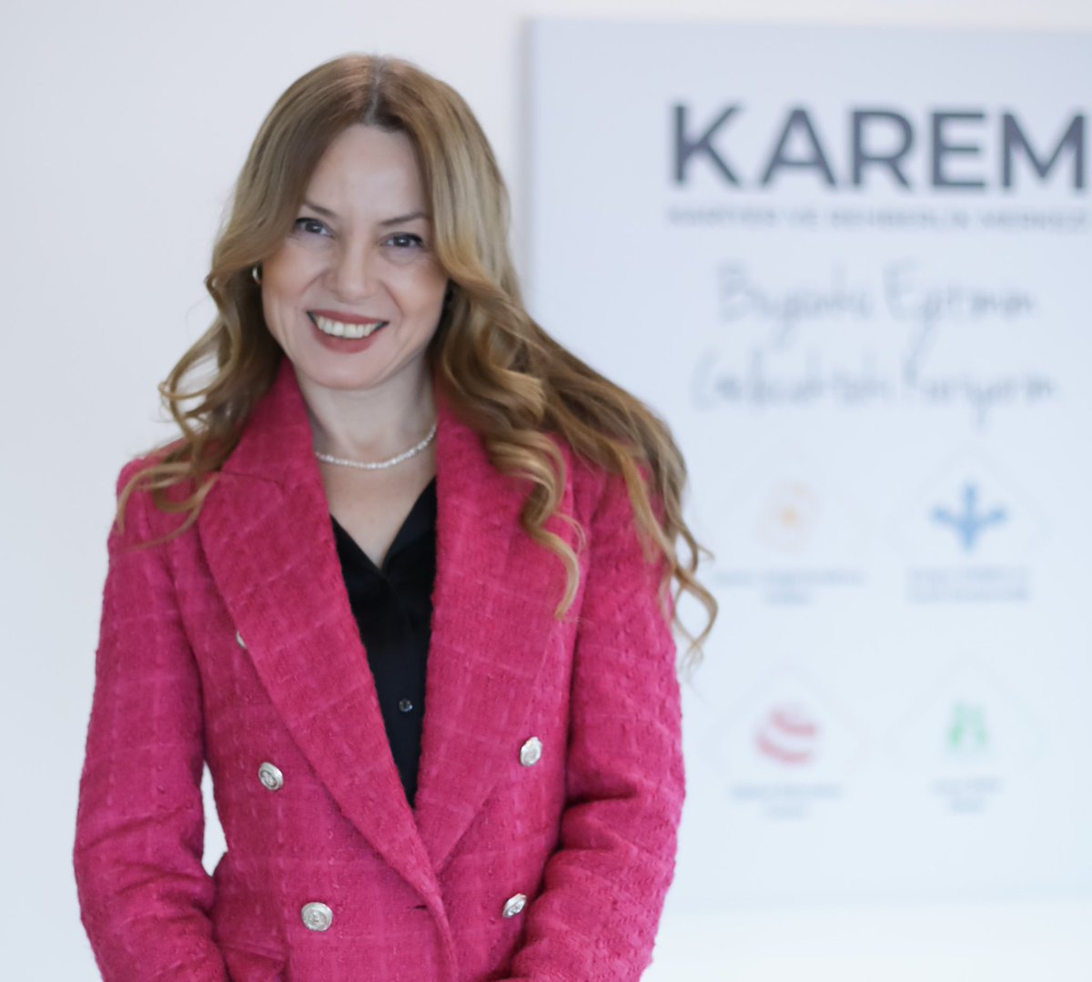 “Tatilde derslerden çok uzaklaşmayın!”

PDR Direktörümüz Sibel Durak ara tatilin verimli geçmesi için önemli tavsiyelerde bulunuyor.

👉🏻milliyet.com.tr/egitim/tatilde…