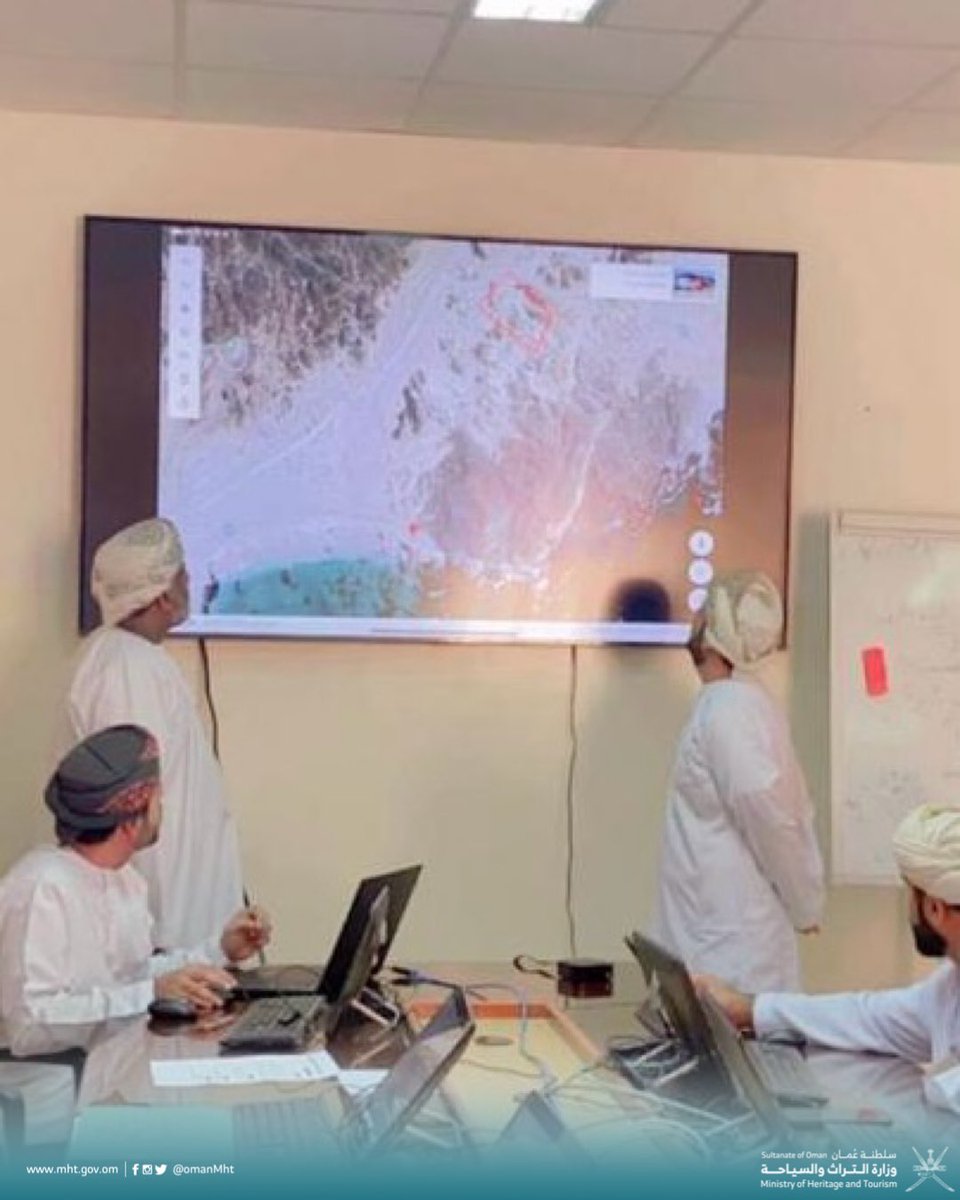 OmanMHT's tweet image. تشكيل فريق عمل بين المديرية العامة للإسكان والتخطيط العمراني بمحافظة الوسطى وإدارة التراث والسياحة بالمحافظة، حيث عقد الفريق اجتماعه الأول لمناقشة الأراضي السياحية الحالية المخصصة والفرص الاستثمارية والمقترحات التخطيطية لها والتي تعزز وتشجع الاستثمار وفقا للرؤية الحالية واتخذ…