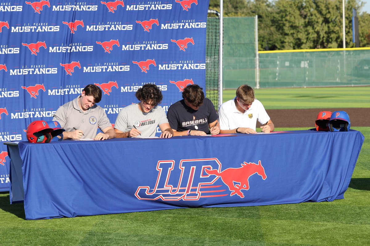 jjphsbaseball's tweet photo. Congrats boys... Let's Go! https://t.co/R4WFu8IiGF