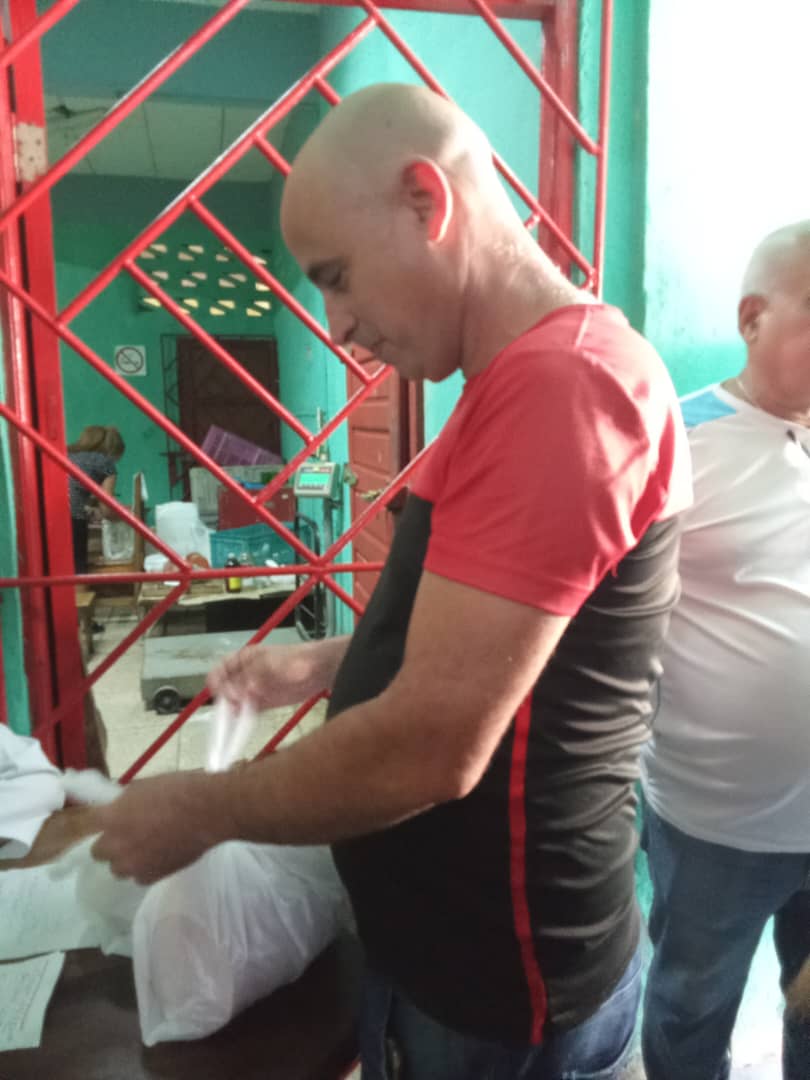 gastropinar's tweet photo. La UEB Pizzeria La Terrazina realiza venta de ofertas especiales a los trabajadores de educación municipal.
#gastronomiapinar 
#comerciopinar 
@Tamara46100733 
@Rogelio42958633 https://t.co/tjTUeSKqde