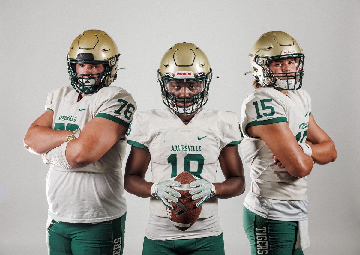 CalhounFBWIRE's tweet photo. •Jackets Region Update•

With GHSA’s recent updates to their reclassifications, Sonoraville has moved down to AA and Adairsville has moved down to AAA with the Jackets.

Adairsville will most likely be in the Jacket’s region next year.
#GHSA #highschoolfootball #GoJackets #WAC https://t.co/vRLd4T5h8D