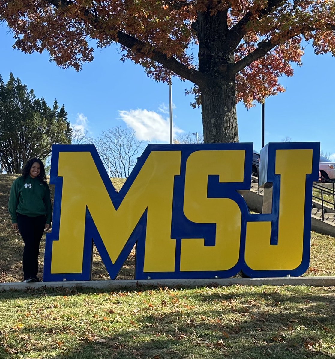Had a really great visit today at The Mount <a href="/MountStJosephU/">Mount St. Joseph University</a> 
Thank you <a href="/Coach_Goderwis/">Beth Goderwis</a> and @CoachBuffMSJ for having me. I really loved talking with you and getting to meet some of the team!