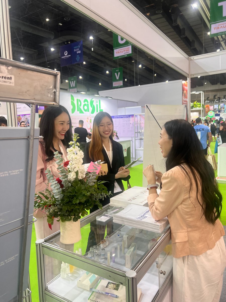 Focusfreda's tweet image. 🌟 【Day 2】at in-cosmetics Asia and the atmosphere is electric! #hyaluronicacid 

The countdown to our Thailand journey has begun, and we&apos;re eager to welcome you at Booth【T10】with open arms.  🤝💄 

#incos #incosmetics @incosmetics  #incosaisa #focusfreda #COSMETICS