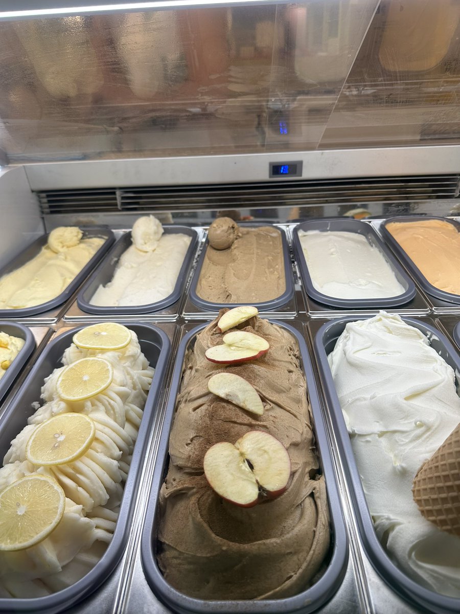 FukkaruF's tweet photo. 今日から高島屋@シンガポールでのポップアップがスタートです！フレーバーは以下の通り🍨

1️⃣RICH MILK 
2️⃣CANTALOUP MELON 
3️⃣BUTTERED CORN
4️⃣CINNAMON APPLE &amp; SWEET POTATO
5️⃣HONEY YUZU SORBET
6️⃣GYOKURO &amp; MASCARPONE 

新フレーバーたくさん☺️ https://t.co/VYqUOxd30X